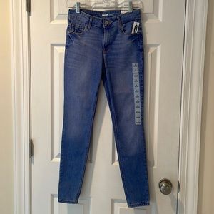 Old Navy super skinny rockstar NWT size 2 jeans